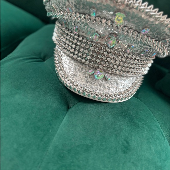 Hat - Picture 2 of 4